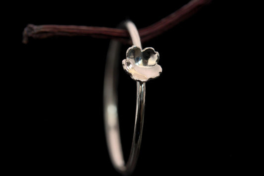 Dainty Flower Ring - 9ct Gold - Size R