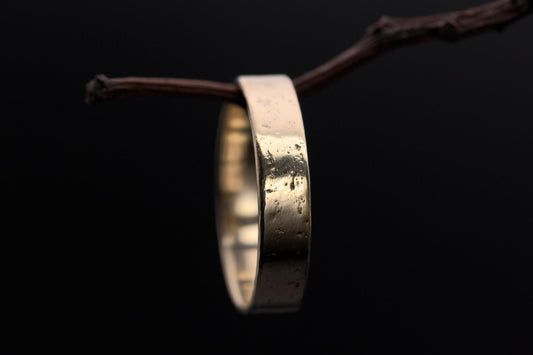 Weathered Stone Ring - 9ct Gold - Size P½