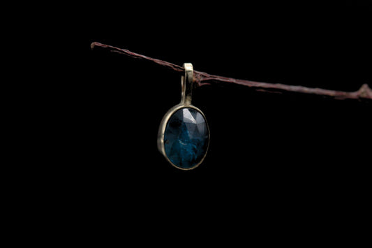 9ct Gold Paraiba Kyanite Pendant