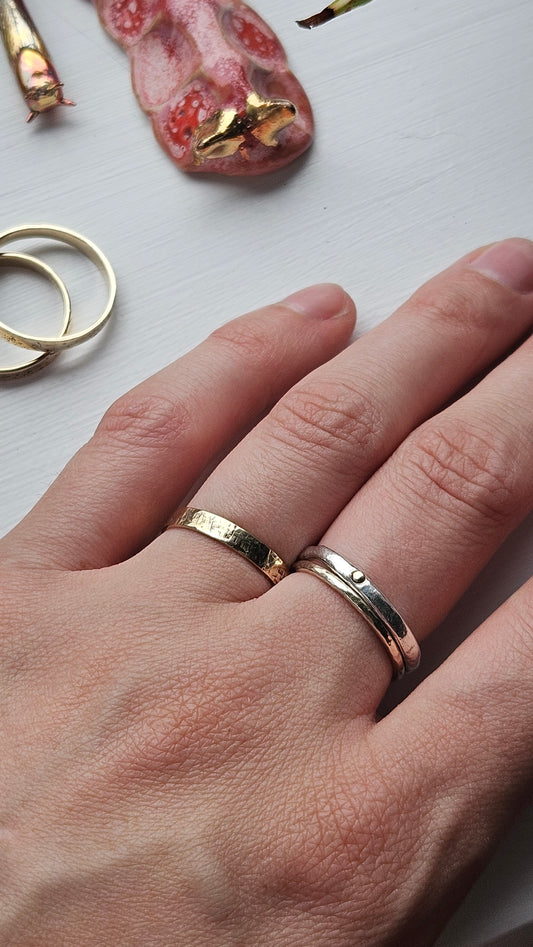 Hatched Ring - 9ct Gold
