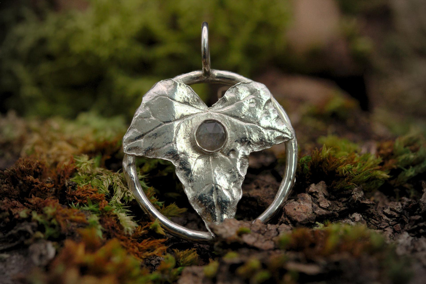 Molten Ivy Pendant - Labradorite