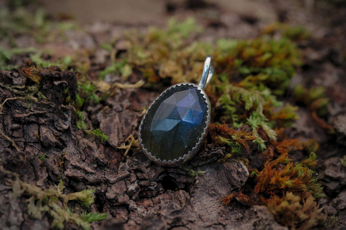 Labradorite Flower Pendant