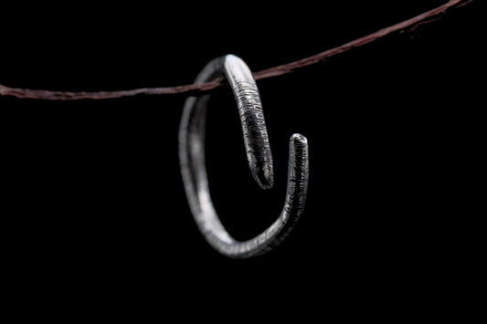 Curious Worm Ring - Size Q/R