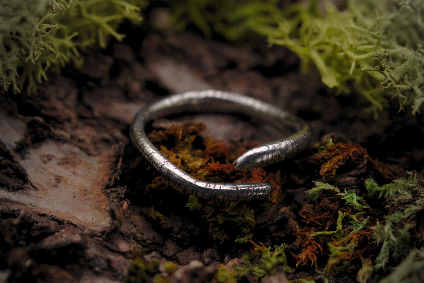 Curious Worm Ring - Size M/N