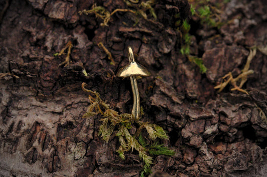 18ct Gold Fungi Pendant #1