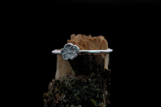 Tiny Flower Ring