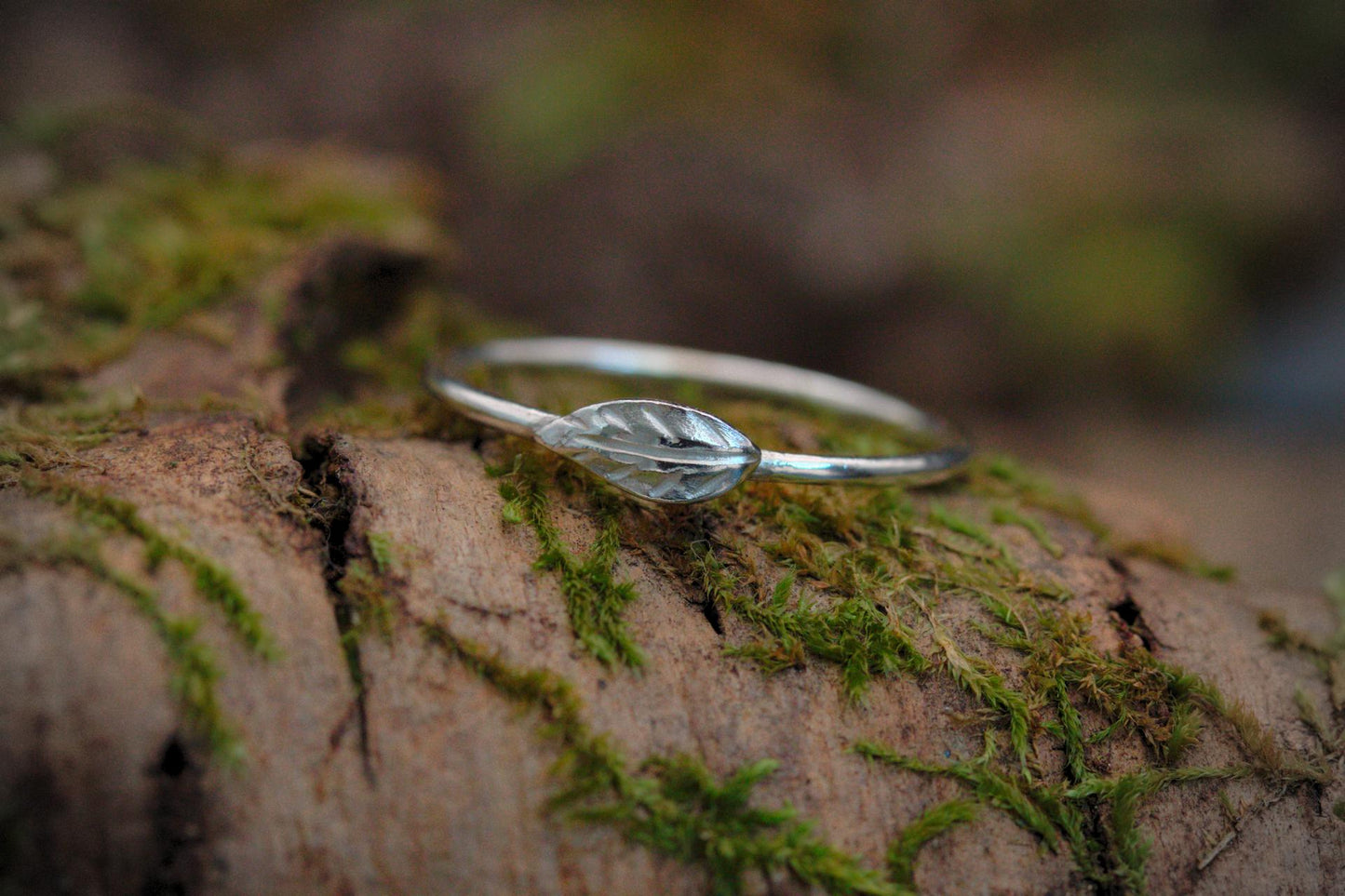 Tiny Leaf Ring