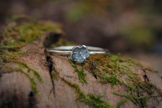 Tiny Flower Ring