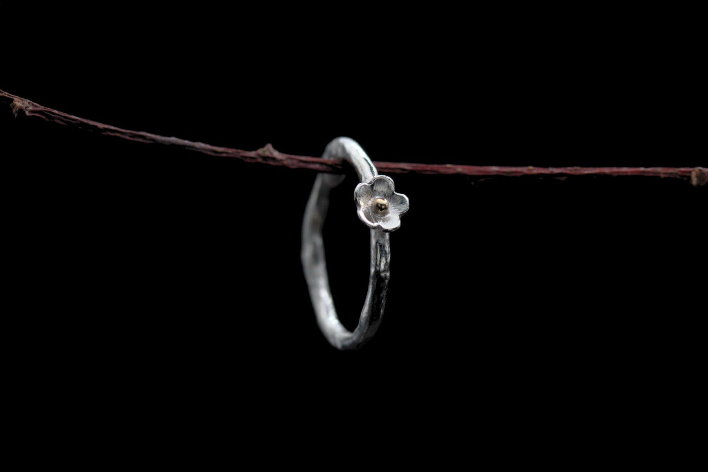 Molten Ring with Flower - Size L