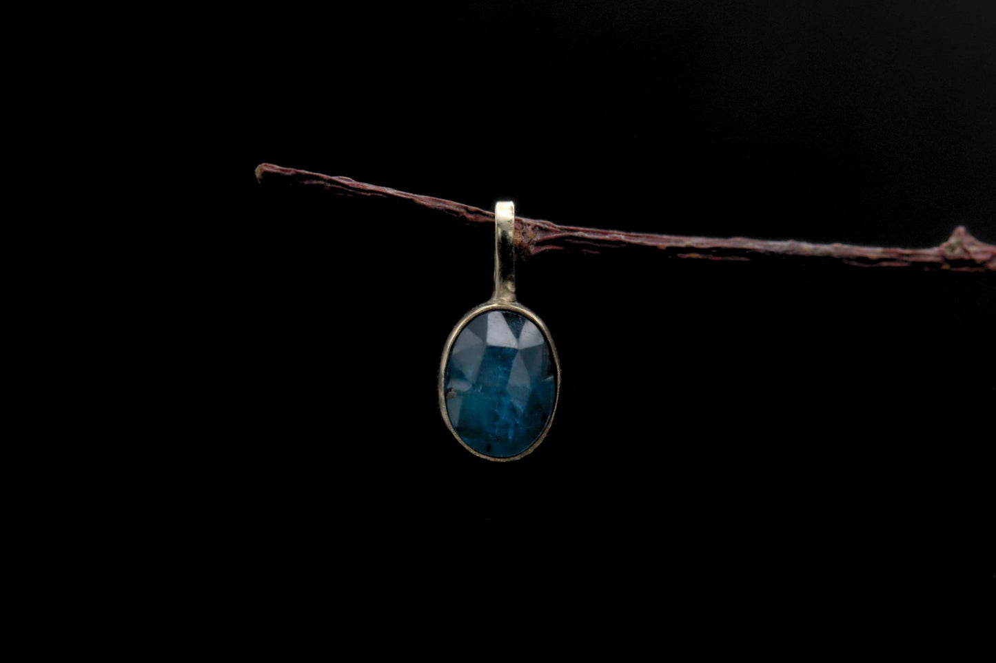 9ct Gold Paraiba Kyanite Pendant