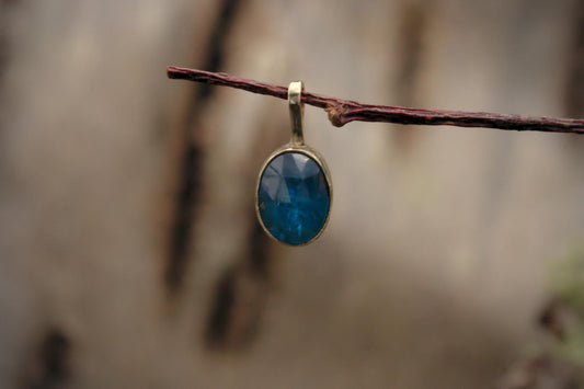 9ct Gold Paraiba Kyanite Pendant