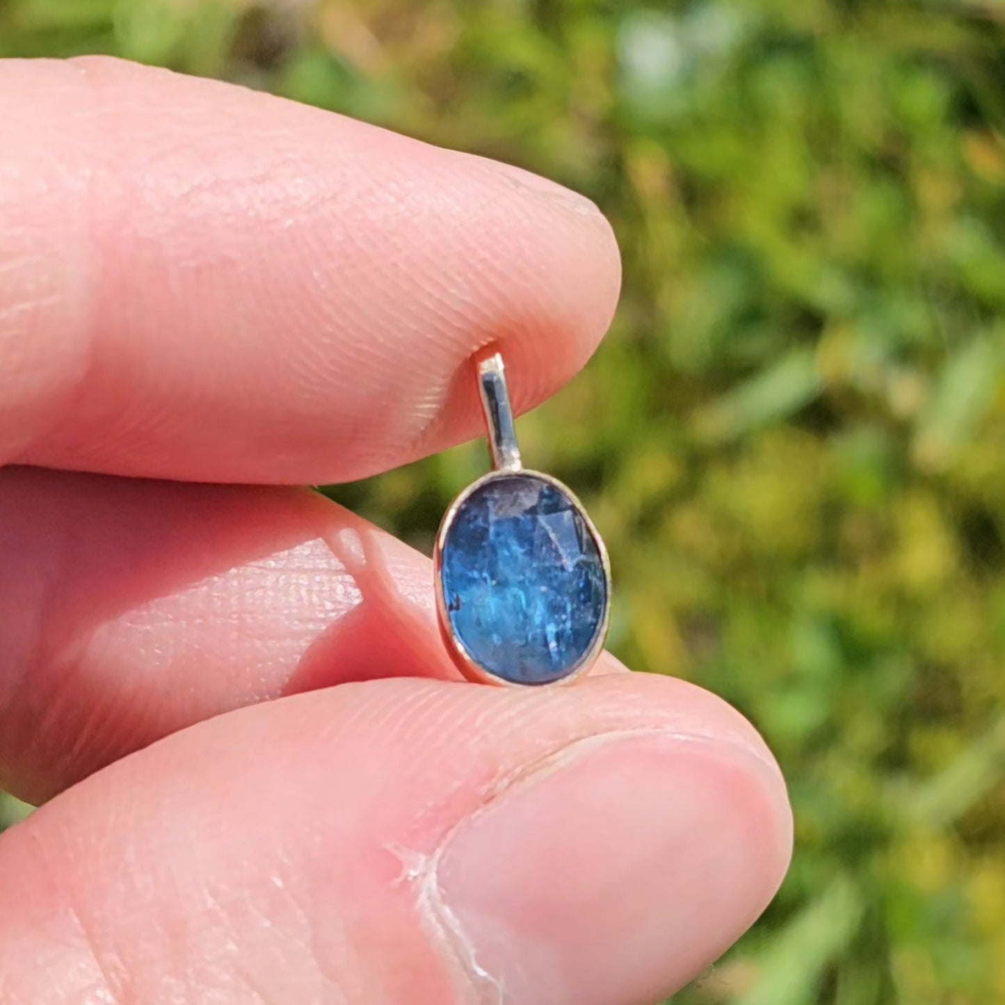 9ct Gold Paraiba Kyanite Pendant