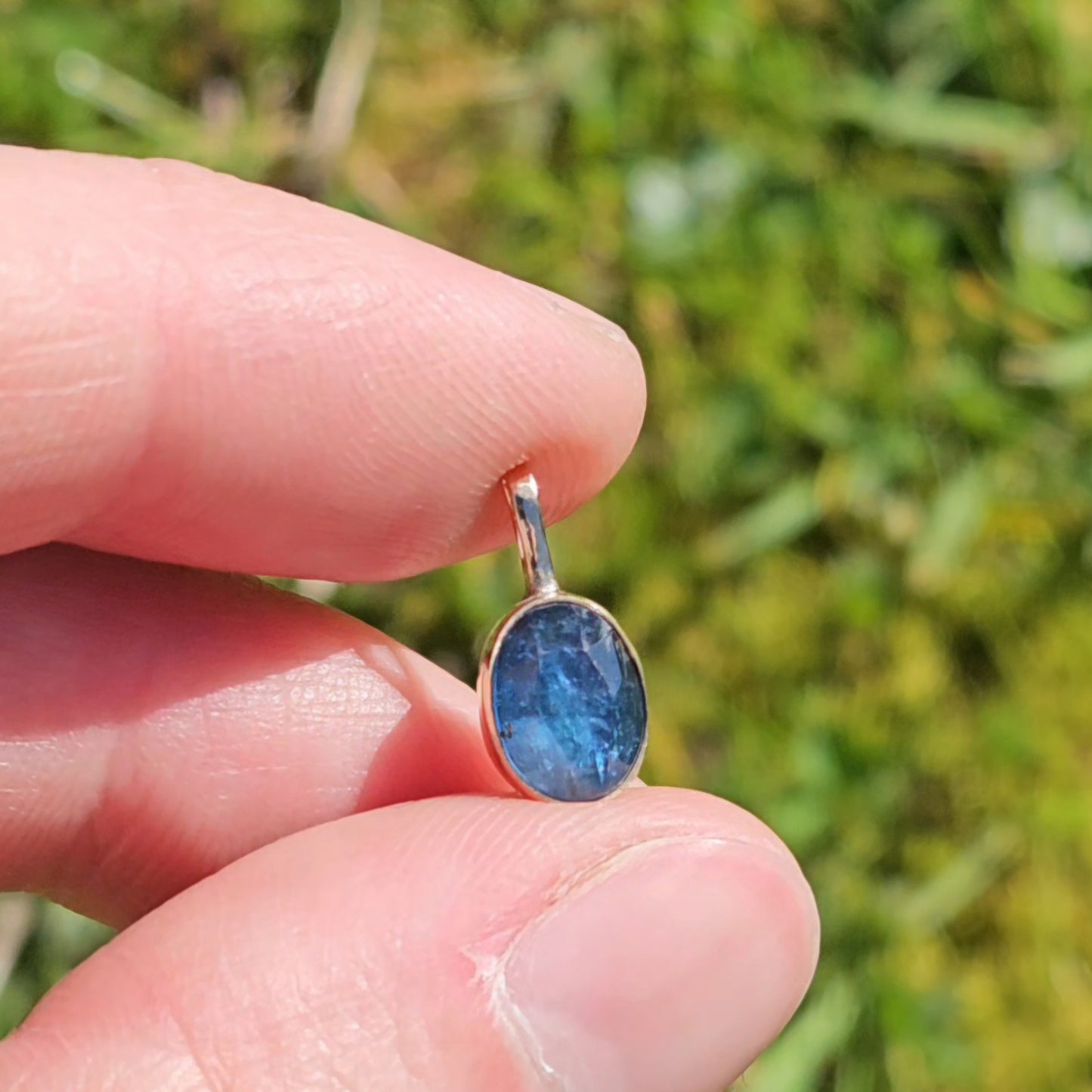 9ct Gold Paraiba Kyanite Pendant